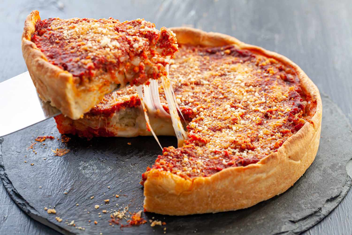 Deep Pan Pizza: Layers of Flavor in Every Slice