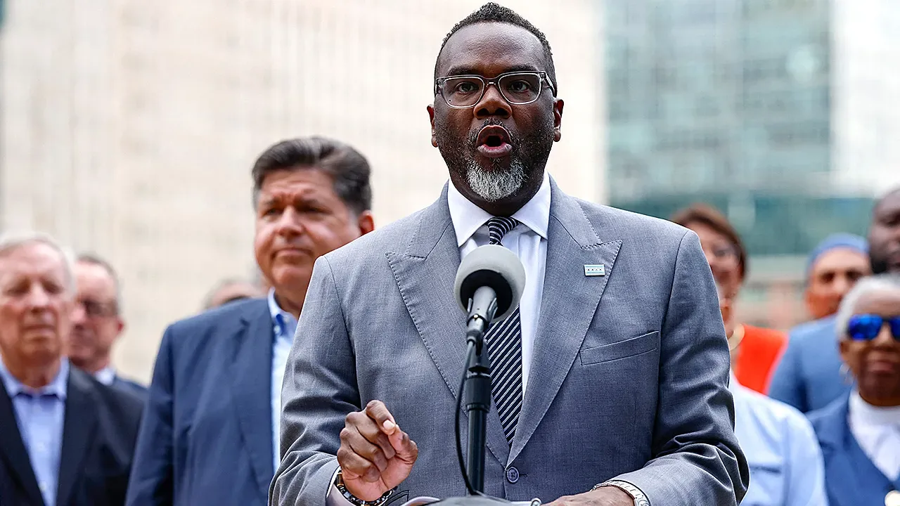 Chicago Mayor Brandon Johnson Signs Executive Order Barring Police from Working with Federal Troops