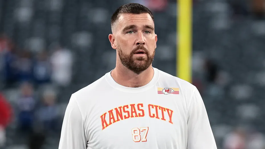 Andy Reid Addresses Sideline Exchange with Travis Kelce During Chiefs’ Win Over Giants