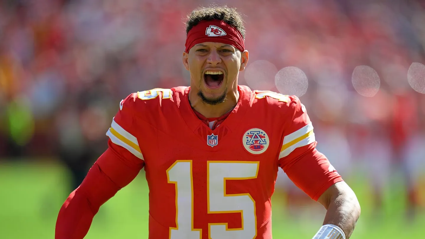 Patrick Mahomes Pulls Off Sneaky Play in Chiefs’ 31-0 Victory Over Raiders