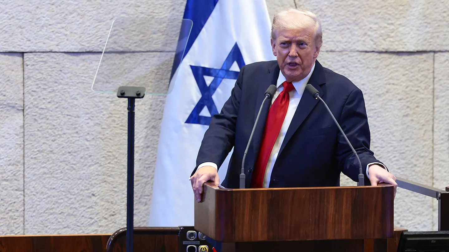 Trump Praised for Ceasefire Diplomacy Abroad, Faces Criticism at Home Amid Shutdown and Partisan Turmoil