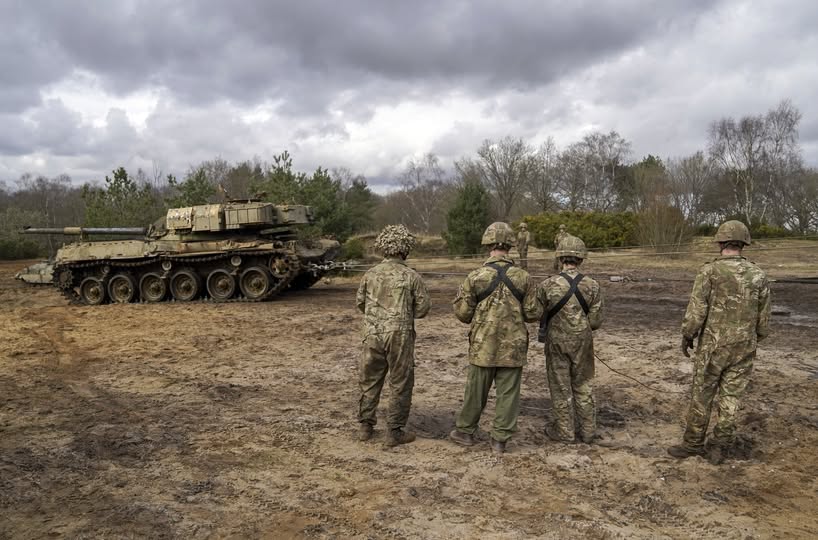 UK to Introduce Voluntary Military Gap Year Scheme for School & College Leavers Before Next General Election